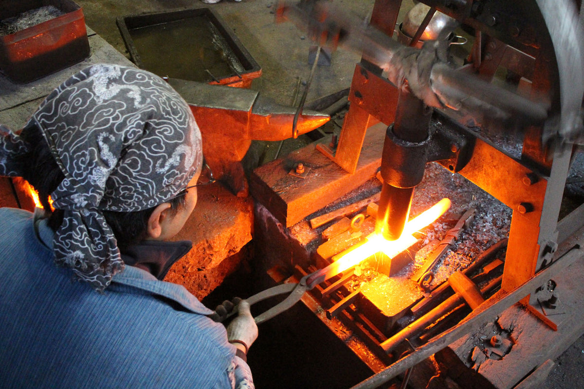 The knives produced by Japanese traditional techniques of Japanese