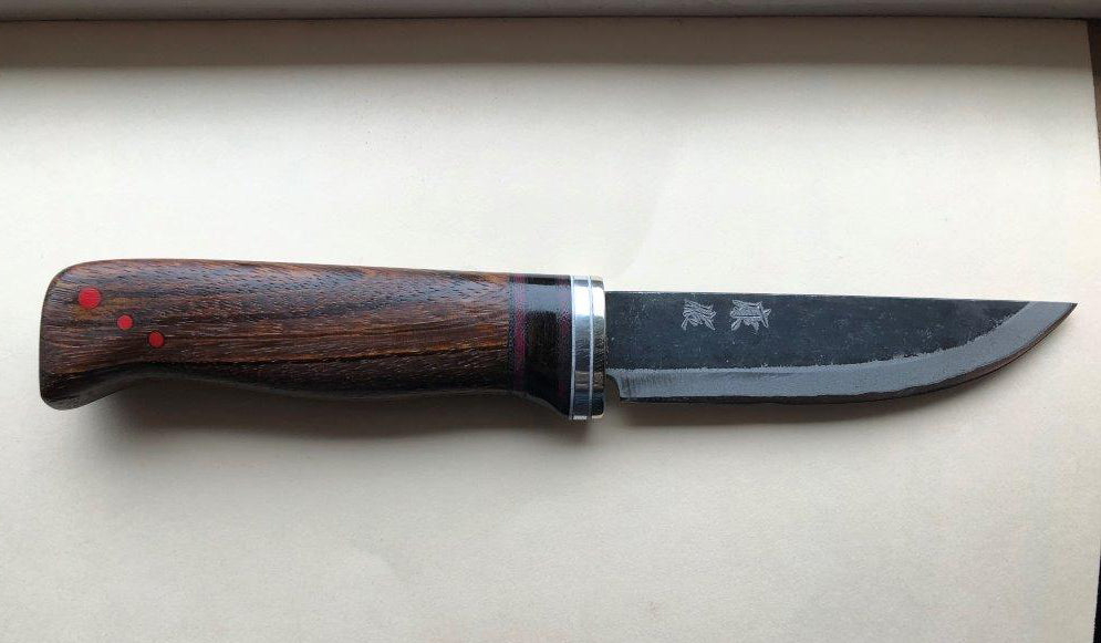 Cuchillo de caza de acero azul personalizado 2 de la imagen del cliente de Daniel.  S Estados Unidos