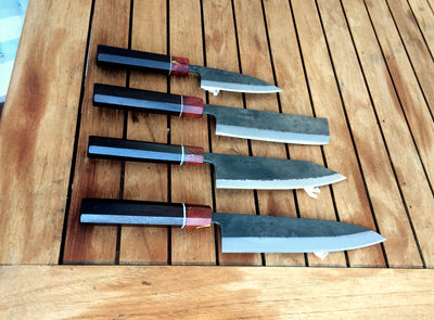 Ensemble de couteaux de chef de cuisine bleu personnalisé 2 en acier Photo client d’Oliver.  N Australie