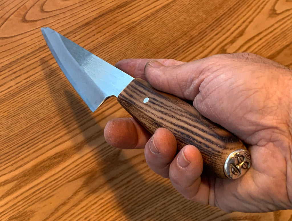 Maßgeschneidertes Honesuki-Messer mit einem einzigartigen Mondgesichtsknauf nach Kundenbild von Stephen.B USA