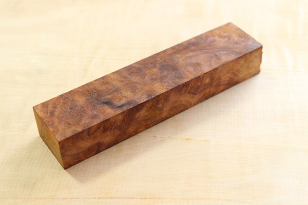 Cuchillo de madera japonés Cinnamonum camphora gnarl mango en blanco D 142 x 32 x 22 mm