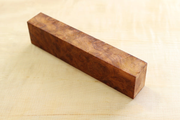 Cuchillo de madera japonés Cinnamonum camphora gnarl mango en blanco D 142 x 32 x 22 mm
