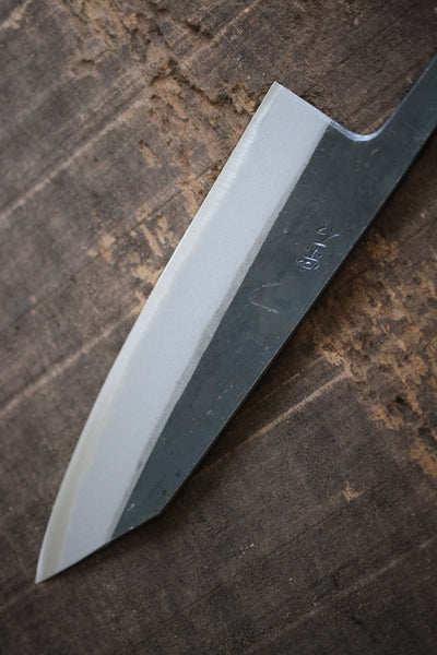Kosuke Muneishi Håndsmedet blankt blad Blå #2 stål Kurouchi Kiritsuke Santoku kniv 150mm