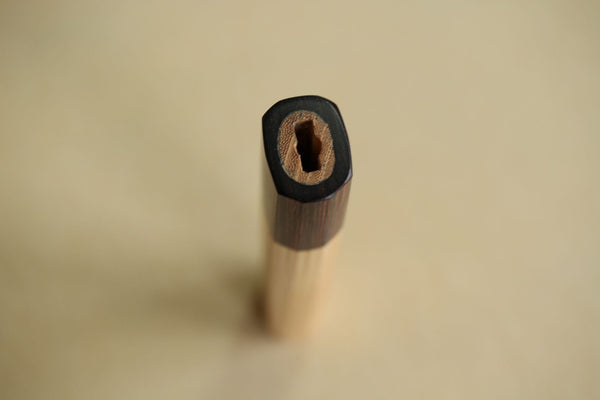 Japanisches Zelkova Achteck-Holzmesser mit Griff, blanker Mahagoni-Kolben, S 125 mm