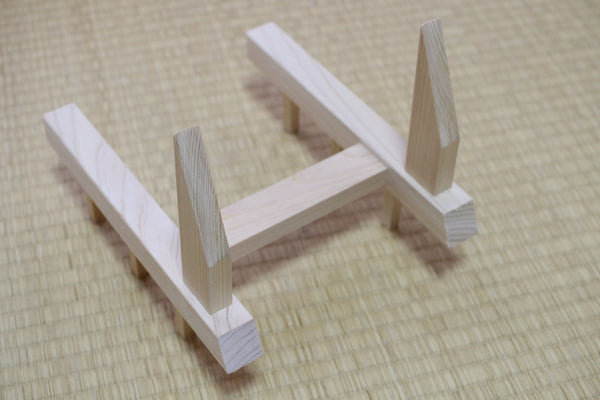 Ibuki Messerständer aus japanischem Hinoki-Zypressenholz, Ausstellungsregal, Turmregal-Set für 3 Messer